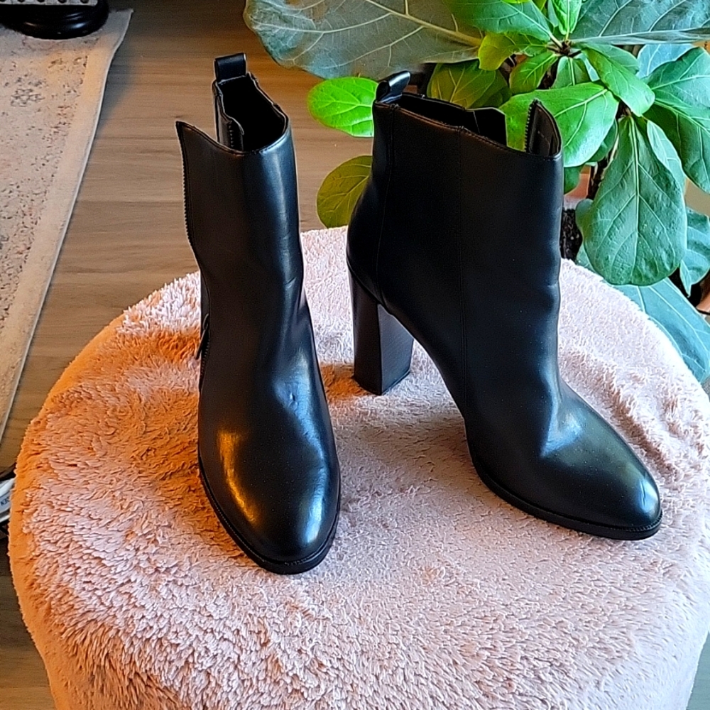 👢 Gorgeous Booties